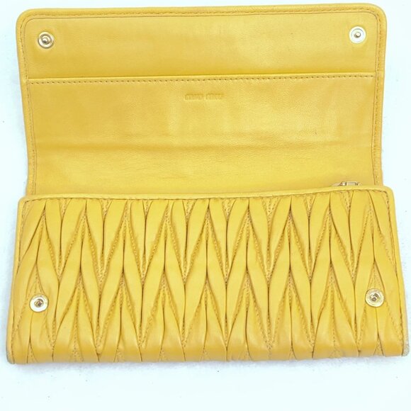 Miu Miu Wallet Matelasse Flap Long Wallet Calfskin Mustard Yellow No Returns - Picture 3 of 16